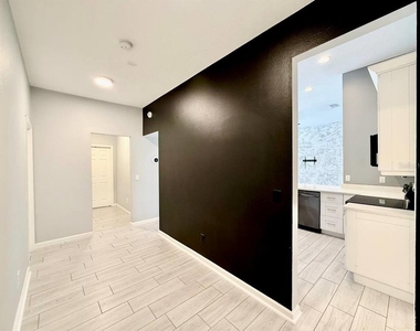 4301 River Close Boulevard - Photo Thumbnail 42