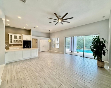 4301 River Close Boulevard - Photo Thumbnail 17