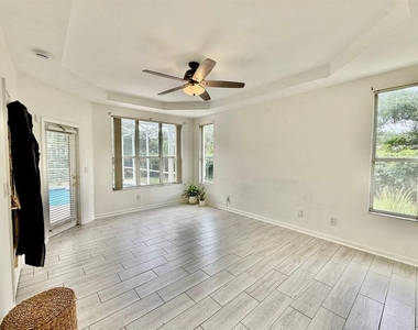 4301 River Close Boulevard - Photo Thumbnail 32