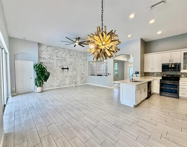 4301 River Close Boulevard - Photo Thumbnail 29
