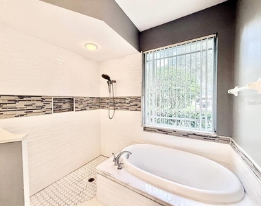 4301 River Close Boulevard - Photo Thumbnail 40
