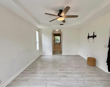 4301 River Close Boulevard - Photo Thumbnail 33