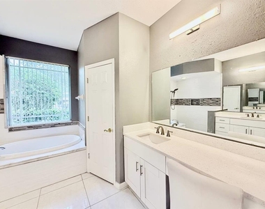 4301 River Close Boulevard - Photo Thumbnail 38