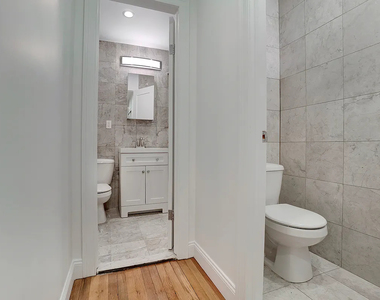 330 West 47th Street - Photo Thumbnail 6