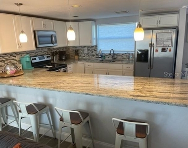 2765 61st Avenue N - Photo Thumbnail 4