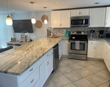 2765 61st Avenue N - Photo Thumbnail 5