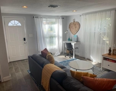 2765 61st Avenue N - Photo Thumbnail 2