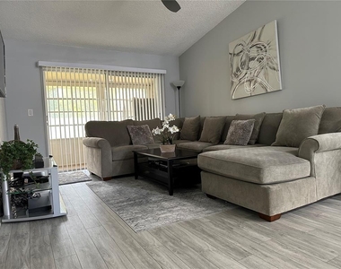 3198 Claremont Place - Photo Thumbnail 2