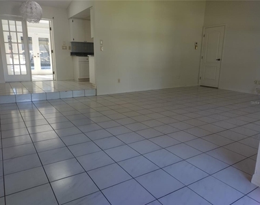 1936 Spanish Oaks Drive S - Photo Thumbnail 4