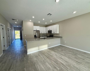 701 Camel Court - Photo Thumbnail 5