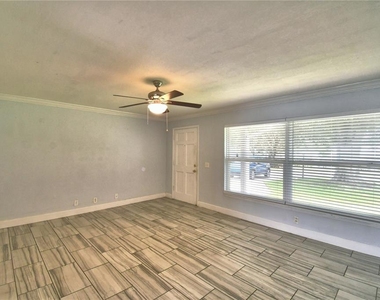153 Browning Circle - Photo Thumbnail 4