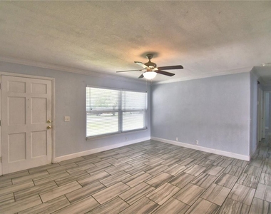 153 Browning Circle - Photo Thumbnail 3