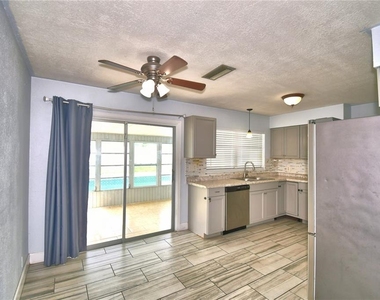 153 Browning Circle - Photo Thumbnail 6
