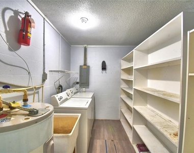 153 Browning Circle - Photo Thumbnail 12