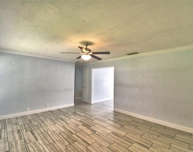 153 Browning Circle - Photo Thumbnail 5