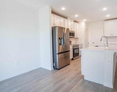 3213 Viceroy Court - Photo Thumbnail 6