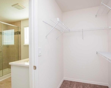 3213 Viceroy Court - Photo Thumbnail 8