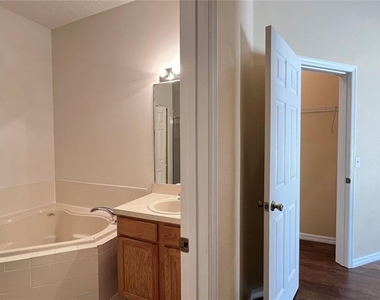 16709 Fresh Meadow Drive - Photo Thumbnail 27