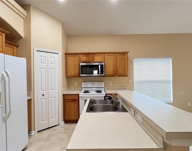 16709 Fresh Meadow Drive - Photo Thumbnail 16
