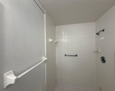 2411 Kam Court - Photo Thumbnail 8