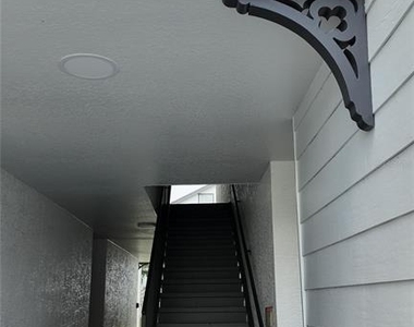 2209 Antigua Place - Photo Thumbnail 4
