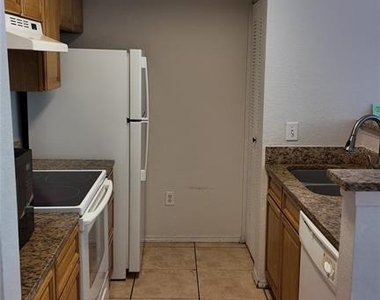 2209 Antigua Place - Photo Thumbnail 13