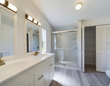 12250 Nw 7th Place - Photo Thumbnail 8