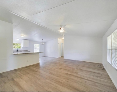 12250 Nw 7th Place - Photo Thumbnail 3