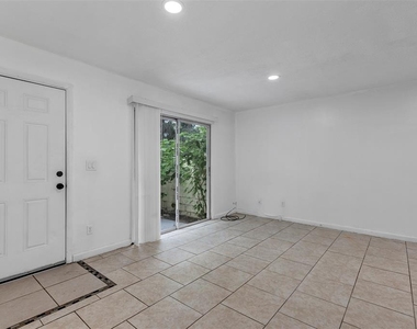 3990 Se 17th Ct - Photo Thumbnail 8