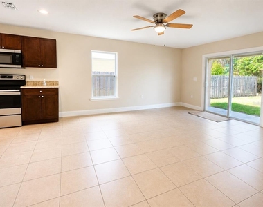 642 Heraldo Court - Photo Thumbnail 3