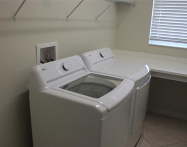 7730 Brofield Avenue - Photo Thumbnail 17