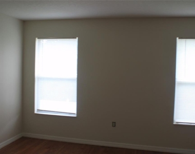 215 Owenshire Circle - Photo Thumbnail 13