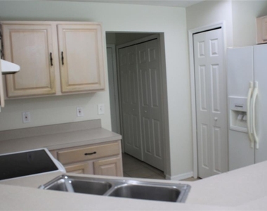 215 Owenshire Circle - Photo Thumbnail 3