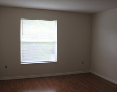 215 Owenshire Circle - Photo Thumbnail 14