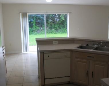 215 Owenshire Circle - Photo Thumbnail 7