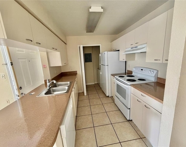 2550 N Alafaya Trail - Photo Thumbnail 3