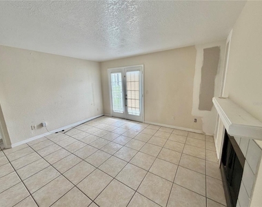 2550 N Alafaya Trail - Photo Thumbnail 1