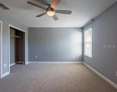 4444 Desert Rose Avenue - Photo Thumbnail 10