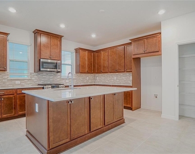 16277 Honey Harvest Street - Photo Thumbnail 8