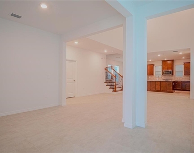 16277 Honey Harvest Street - Photo Thumbnail 12