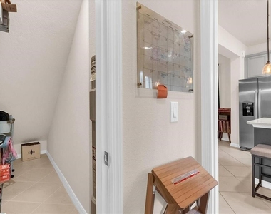 5090 Caspian Street - Photo Thumbnail 14