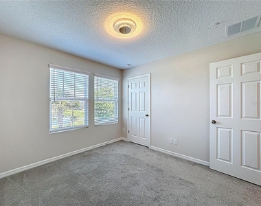 10141 Greenstone Ridge Street - Photo Thumbnail 30