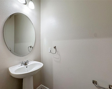 10141 Greenstone Ridge Street - Photo Thumbnail 15