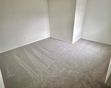 2734 Raindrop Run St - Photo Thumbnail 33