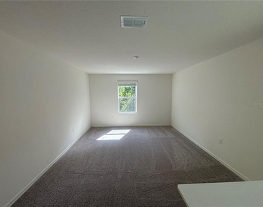2734 Raindrop Run St - Photo Thumbnail 26