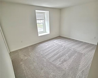 2734 Raindrop Run St - Photo Thumbnail 36
