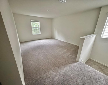 2734 Raindrop Run St - Photo Thumbnail 21