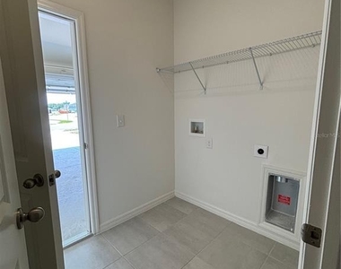 2734 Raindrop Run St - Photo Thumbnail 5