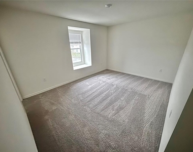 2734 Raindrop Run St - Photo Thumbnail 37