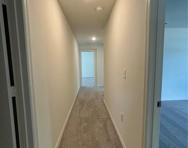 2734 Raindrop Run St - Photo Thumbnail 18